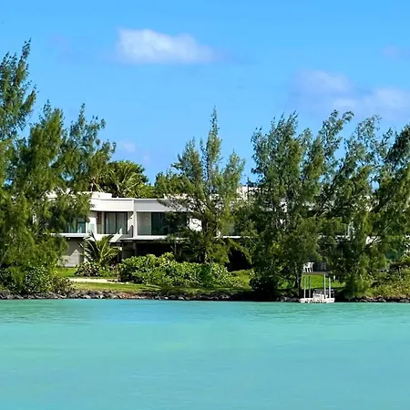 Luxury Seafront Villa